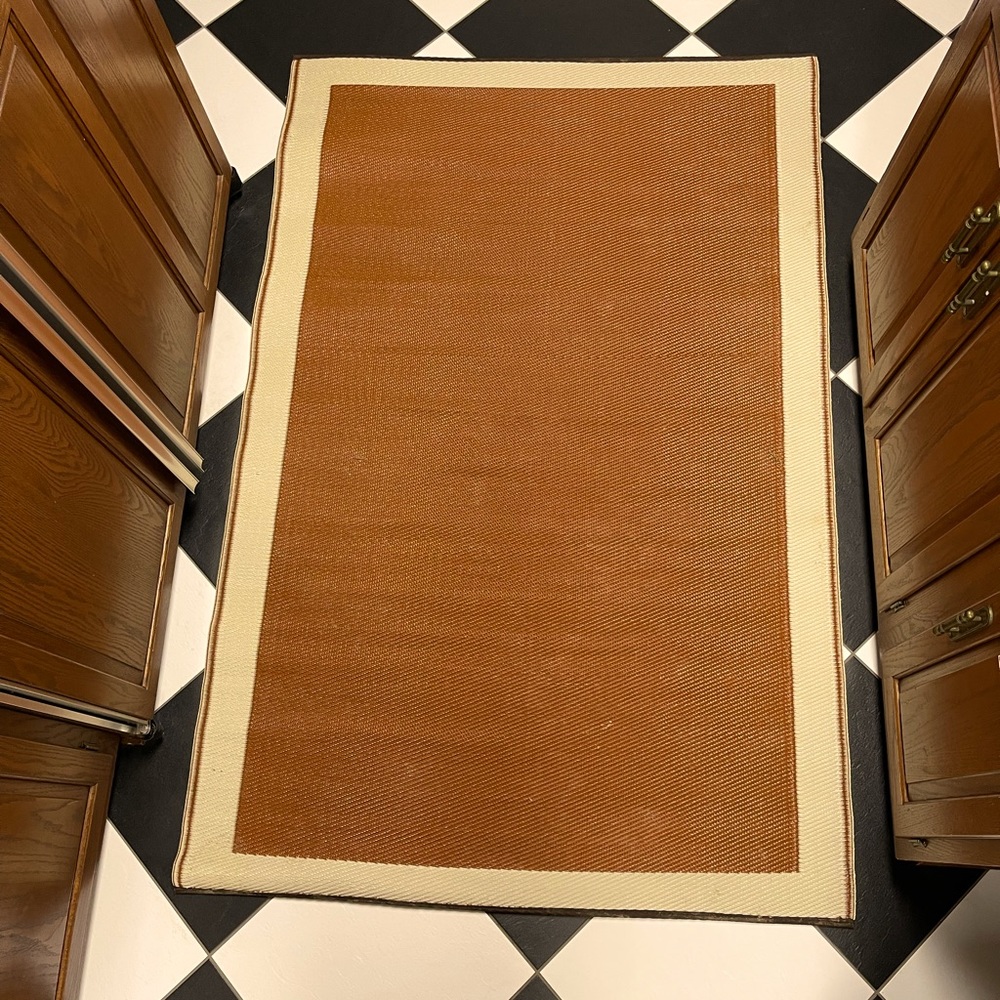 Fab Habitat Reversible Patio Rug. Size 4’ X 6’. 100% Polypropylene.